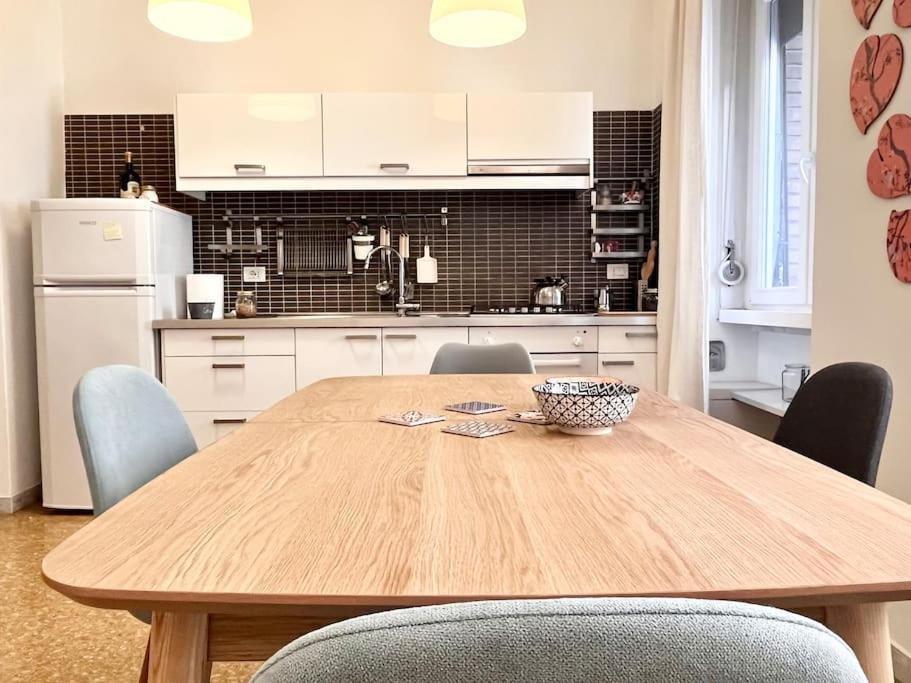 Apartamento Homy Host - Bilocale A Testaccio Nel Cuore Di